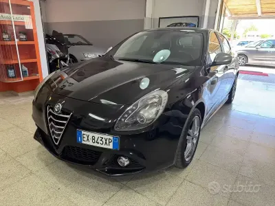 Usata Alfa Romeo Giulietta Distinctive 150 CV (110 kW) 2015 Nero Utilitaria