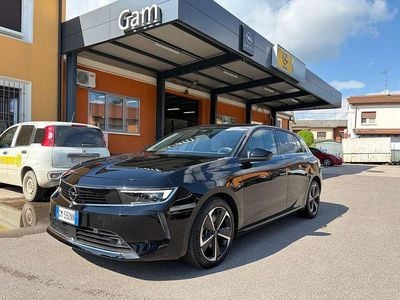 Usata Opel Astra Business Elegance 150 CV (110 kW) 2022 Karbon black Utilitaria