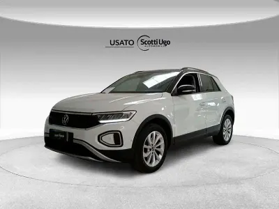 Usata VW T-Roc Life 110 CV (80 kW) 2023 Bianco SUV