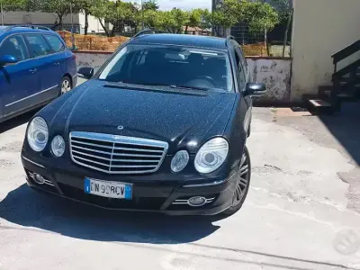 Usado Mercedes E320 Avantgarde 224 CV (164 kW) 2008 Negro Familiar