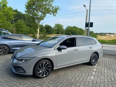 Usata VW Golf VIII Life 116 CV (85 kW) 2022 Grigio Station wagon
