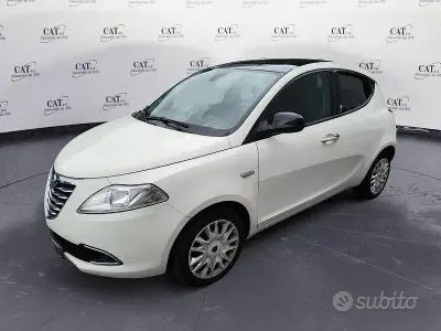 Usata Lancia Ypsilon Gold 69 CV (50 kW) 2011 Bianco Utilitaria
