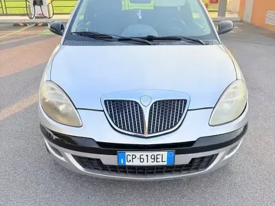 Usata Lancia Ypsilon 60 CV (44 kW) 2007 Grigio Utilitaria