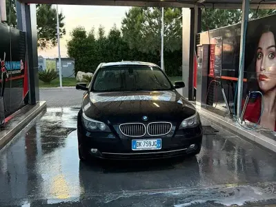 Usata BMW 530 235 CV (172 kW) 2007 Nero Station wagon