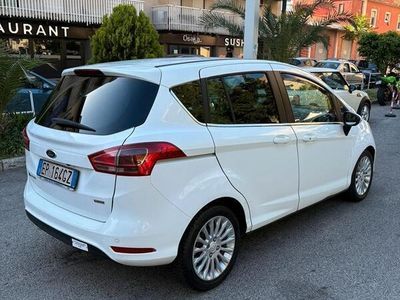 Begagnad Ford B-MAX 95 HK (69 kW) 2013 Vit Minibuss