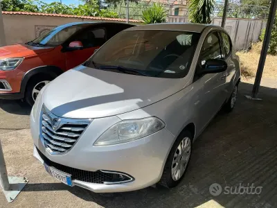 Usata Lancia Ypsilon Silver 69 CV (50 kW) 2011 Grigio Utilitaria