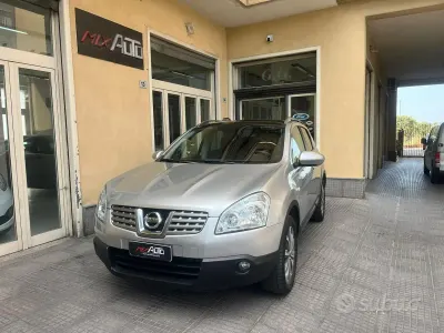 Usata Nissan Qashqai N-TEC 106 CV (77 kW) 2010 Grigio SUV