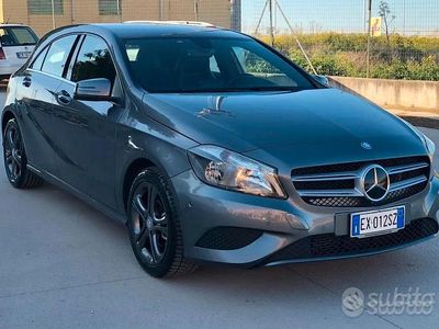 Usata Mercedes A180 109 CV (80 kW) 2014 Grigio Berlina
