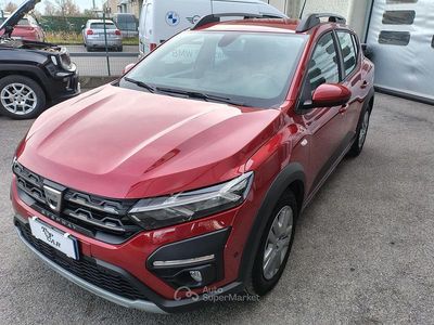Usata Dacia Sandero Expression 101 CV (74 kW) 2023 Rosso Berlina