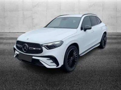 Usata Mercedes GLC450 AMG Line Premium 367 CV (269 kW) 2024 Bianco pastello SUV
