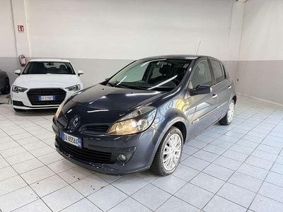 Brugt Renault Clio II Privilege 98 HK (72 kW) 2006 Sort Sedan