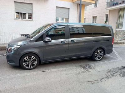 Mercedes V220
