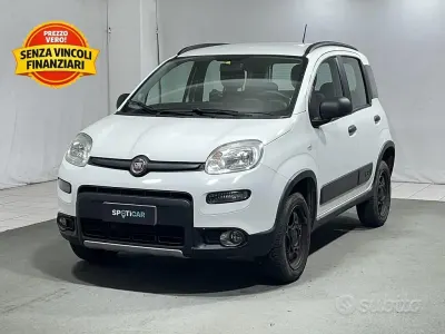 Usata Fiat Panda 4x4 S 86 CV (63 kW) 2020 Bianco Utilitaria