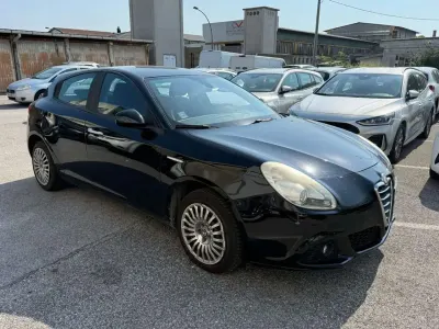 Usata Alfa Romeo Giulietta Progression 105 CV (77 kW) 2012 Nero pastello Utilitaria