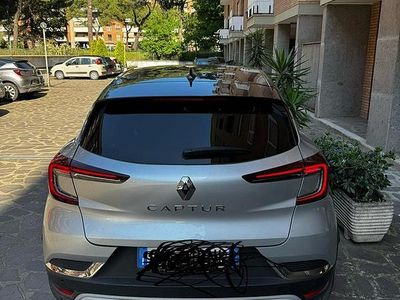 Usata Renault Captur 100 CV (73 kW) 2024 Grigio SUV