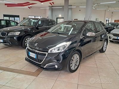 Nero Usata 2019 Peugeot 208 Allure Utilitaria | 9990 € (Buon prezzo)