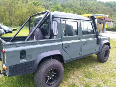 Usata Land Rover Defender 122 CV (89 kW) 2009 Verde SUV