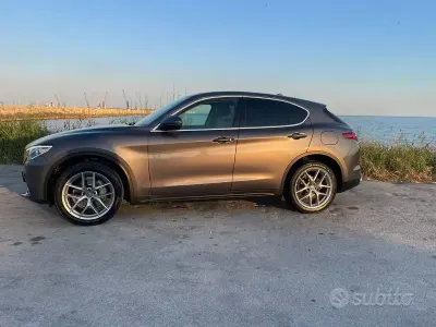 Usata Alfa Romeo Stelvio Executive 210 CV (154 kW) 2018 Grigio SUV
