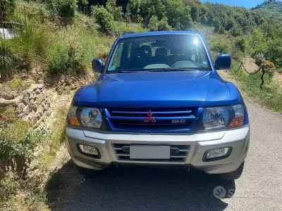 Usata Mitsubishi Pajero 165 CV (121 kW) 2000 Bluazzurro SUV
