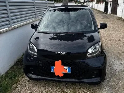 Usata Smart ForTwo Electric Drive 41 kW (56 CV) 2020 Nero Cabrio