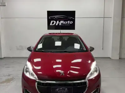Usata Peugeot 208 Allure 82 CV (60 kW) 2018 Rosso Utilitaria