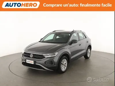 Usata VW T-Roc Life 110 CV (80 kW) 2023 Grigio SUV
