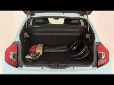 Usata Renault Twingo Techno 60 kW (82 CV) 2023 Azzurro Utilitaria