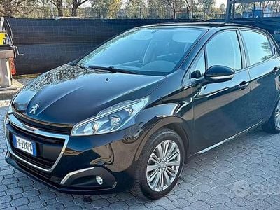 Usata Peugeot 208 2016 Nero Utilitaria