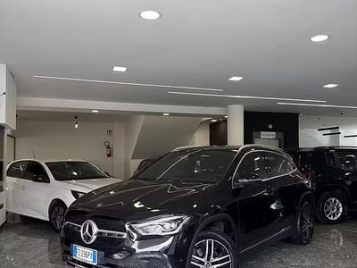 Usata Mercedes GLA200 150 CV (110 kW) 2020 Nero SUV