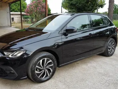 Usata VW Polo 95 CV (69 kW) 2023 Nero Utilitaria
