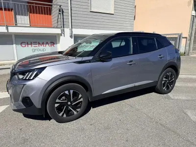 Usata Peugeot 2008 GT 131 CV (96 kW) 2021 Argento SUV