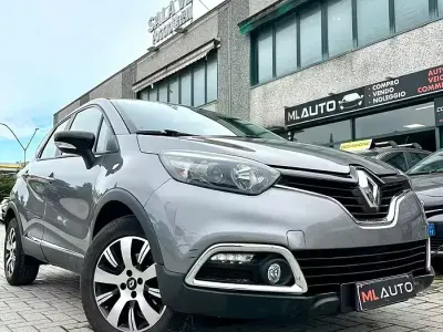 Usata Renault Captur Zen 90 CV (66 kW) 2016 Grigio SUV