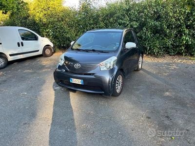 Toyota iQ