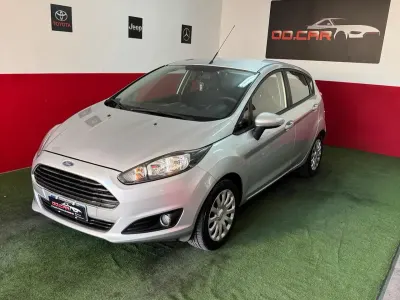 Usata Ford Fiesta Titanium 75 CV (55 kW) 2014 Grigio Utilitaria