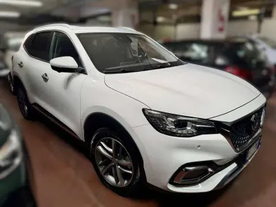 Usata MG HS Luxury 162 CV (119 kW) 2023 Dover white SUV