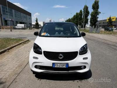Usata Smart ForFour 71 CV (52 kW) 2019 Bianco Utilitaria