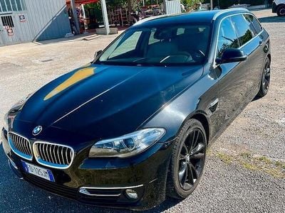 Usata BMW 520 Luxury Line 190 CV (139 kW) 2016 Nero Station wagon