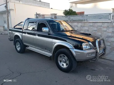 Usata Mitsubishi L 115 CV (84 kW) 2006 Nero SUV