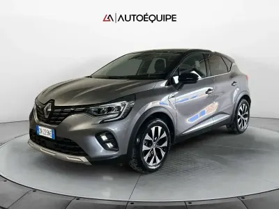 Usata Renault Captur Techno 143 CV (105 kW) 2023 Grigio SUV