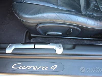 Usata Porsche 911 Carrera 4 300 CV (220 kW) 2000 Grigio Coupé