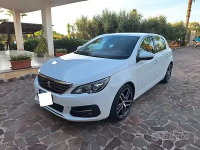 Usata Peugeot 308 131 CV (96 kW) 2017 Berlina