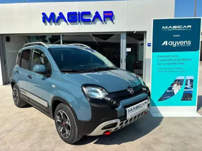 Usata Fiat Panda Cross Cross 69 CV (50 kW) 2021 Blu ceramico pastello Utilitaria