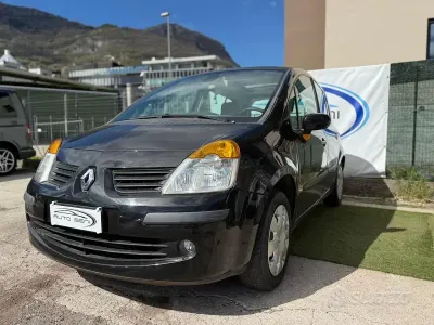 Usado Renault Modus Dynamique 75 CV (55 kW) 2007 Negro Monovolumen