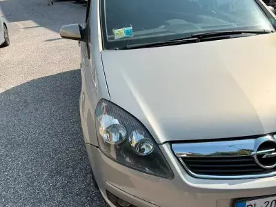 Usata Opel Zafira 101 CV (74 kW) 2007 Marrone Monovolume