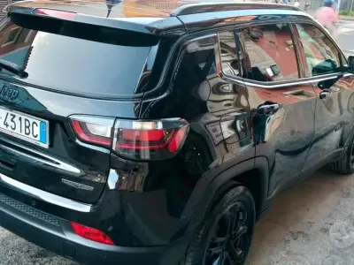 Käytetty Jeep Compass Night Eagle 131 HP (96 kW) 2022 Musta Katumaasturi