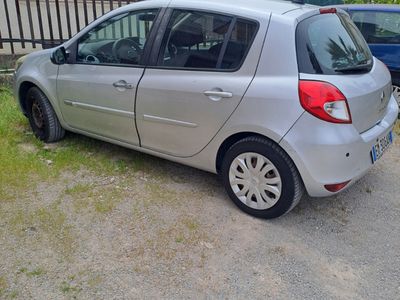 Usata Renault Clio III 75 CV (55 kW) 2010 Grigio Berlina
