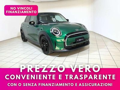 Begagnad Mini Cooper Essential 136 HK (100 kW) 2022 Grön Halvkombi