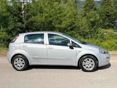 Usata Fiat Punto 77 CV (56 kW) 2009 Utilitaria