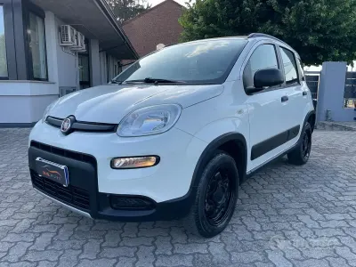 Usata Fiat Panda 4x4 S 86 CV (63 kW) 2019 Bianco Utilitaria
