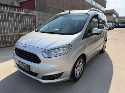 Begagnad Ford Tourneo 101 HK (74 kW) 2015 Silver Van